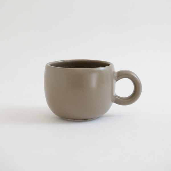 Tasse basse en porcelaine fait main