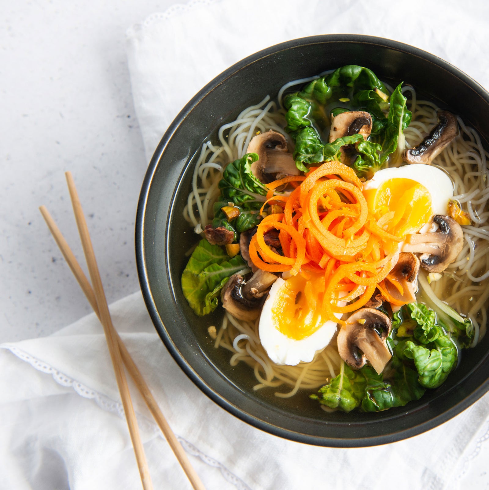 Poke bowl blanc en faience - L'Incroyable